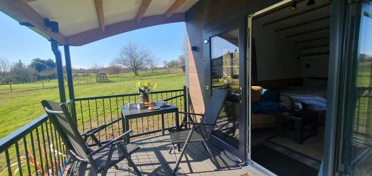 Peppercorn Pod At Beck House Glamping 호텔 Salmonby 외부 사진