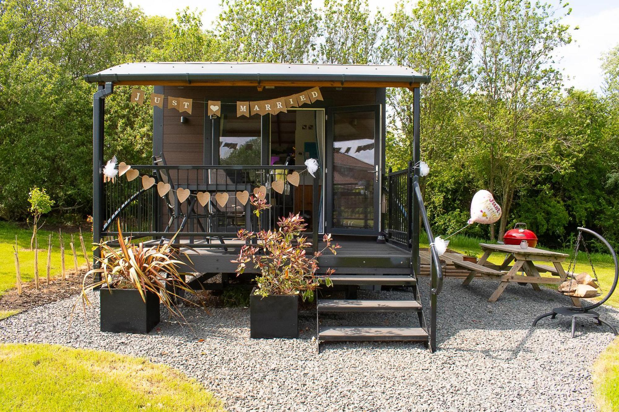 Peppercorn Pod At Beck House Glamping 호텔 Salmonby 외부 사진